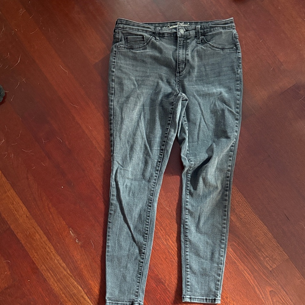 Universal Thread Women's Dark Gray Skinny Jeans